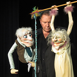 Neville Tranter «Looking Back»