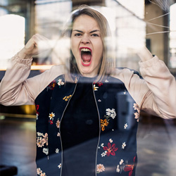 «HAZEL BRUGGER PASSIERT» «HAZEL BRUGGER PASSIERT»